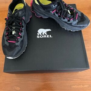 Sorel Women's Black and Pink Runners
